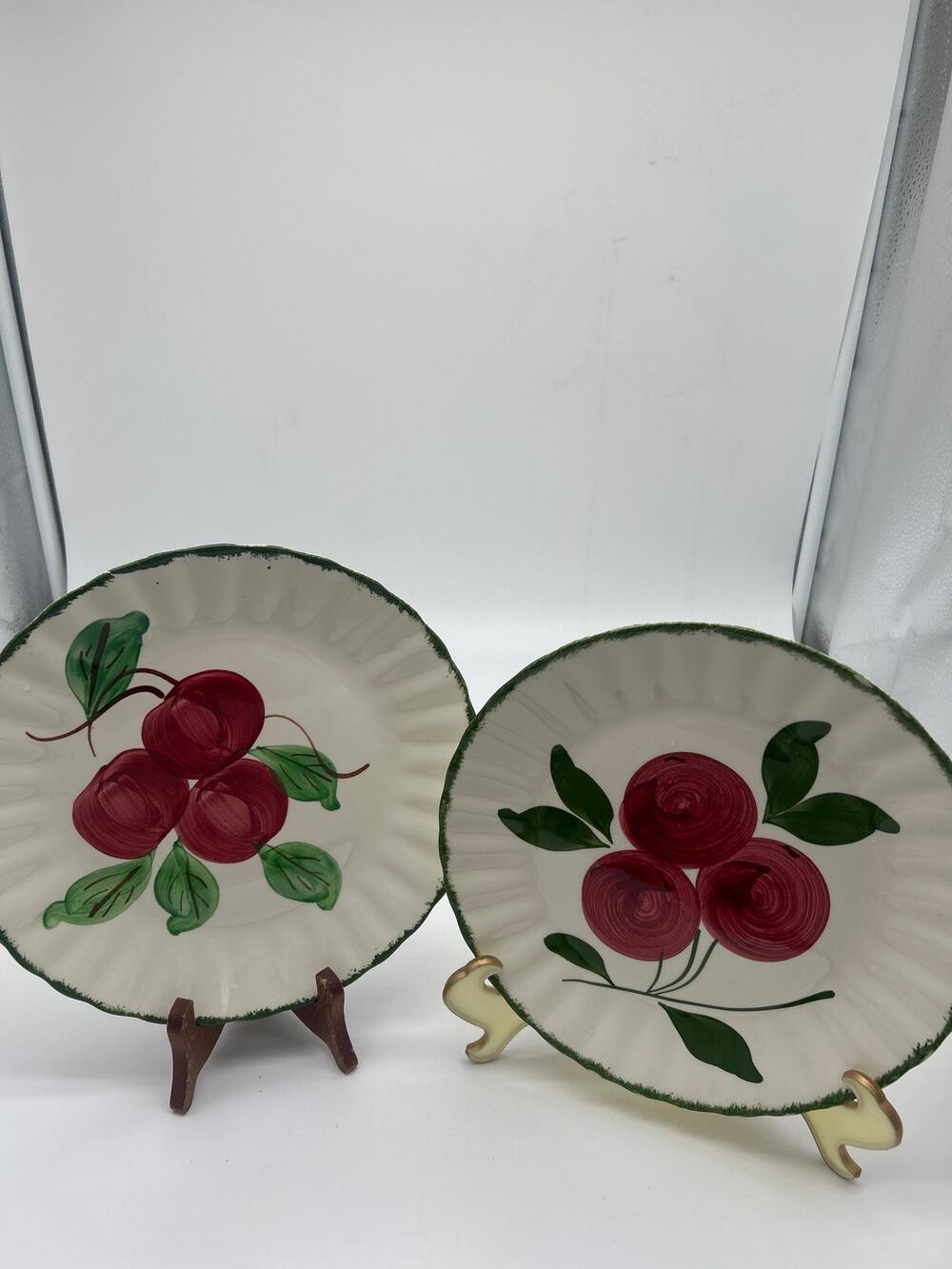 Blue Ridge Southern Potteries Hand Painted 9.5 Dinner Plates Red Apples Lot of 2